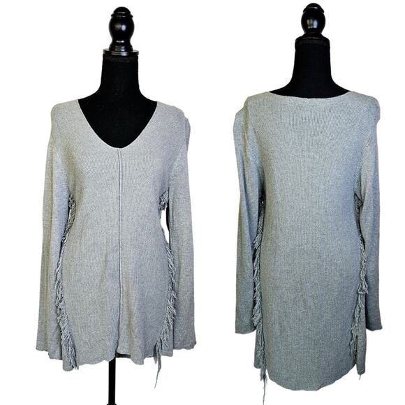 Charlie Paige Gray Long Sleeve Waffle Knit Sweater Fringe Sides Size Large - Picture 1 of 11
